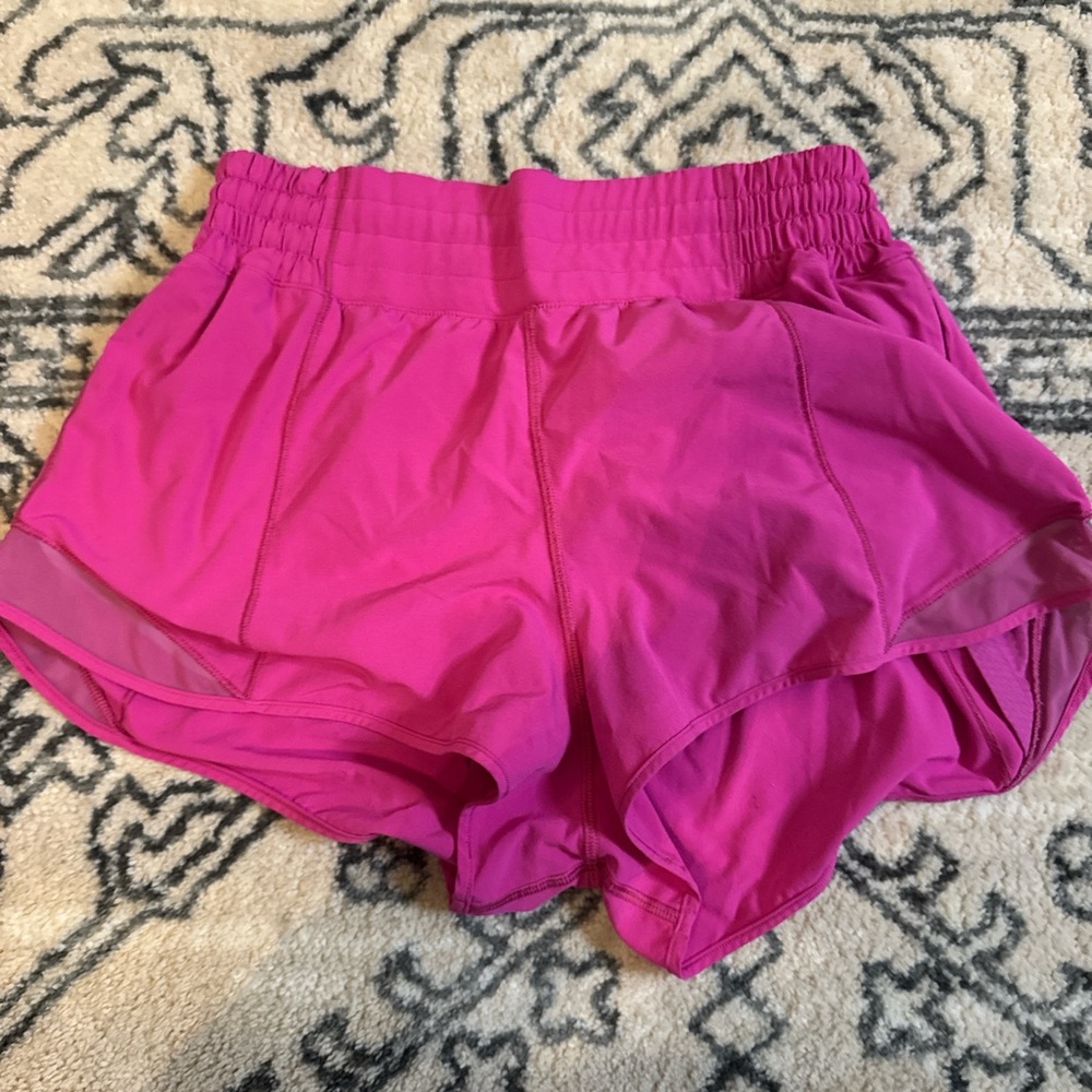 Lulu HR hotty hot shorts